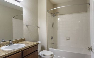 pinnacle bathroom 2x2